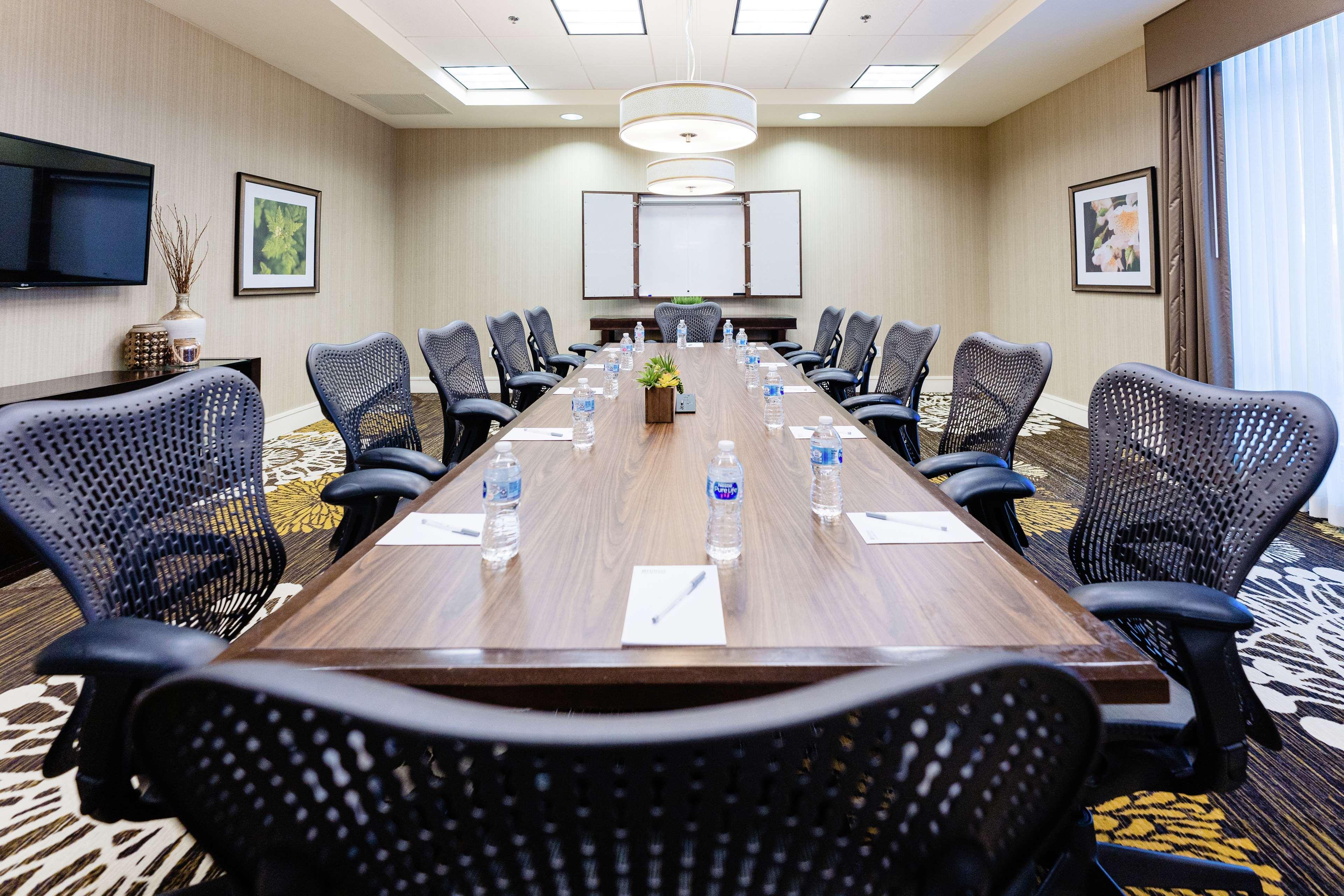 Hilton Garden Inn Exton-West Chester Ngoại thất bức ảnh