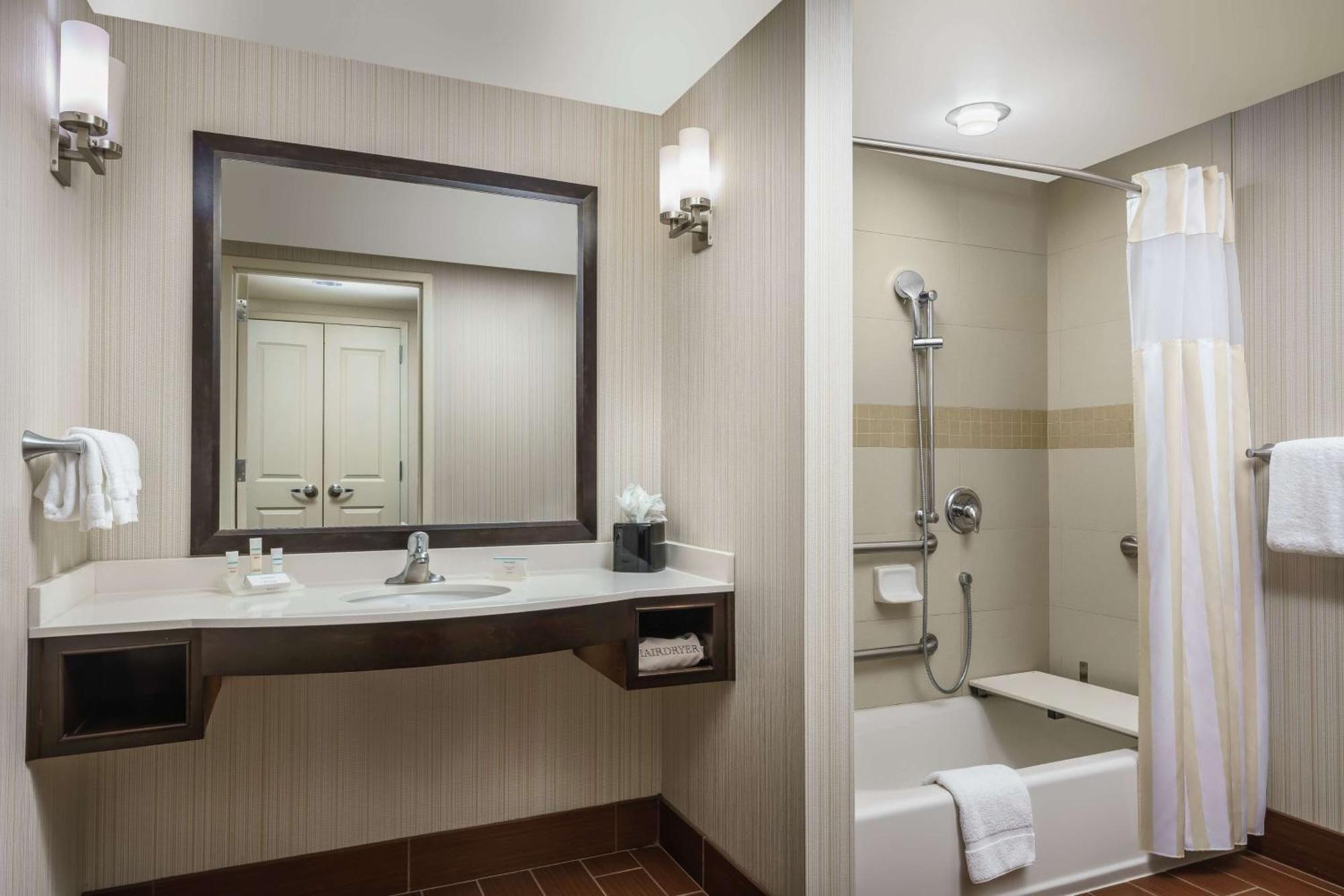 Hilton Garden Inn Exton-West Chester Ngoại thất bức ảnh